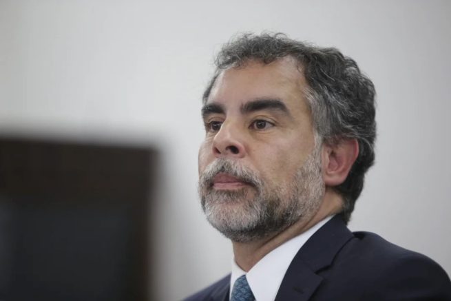 CNE cita a Benedetti y Sarabia para explicar financiación de campaña de Petro