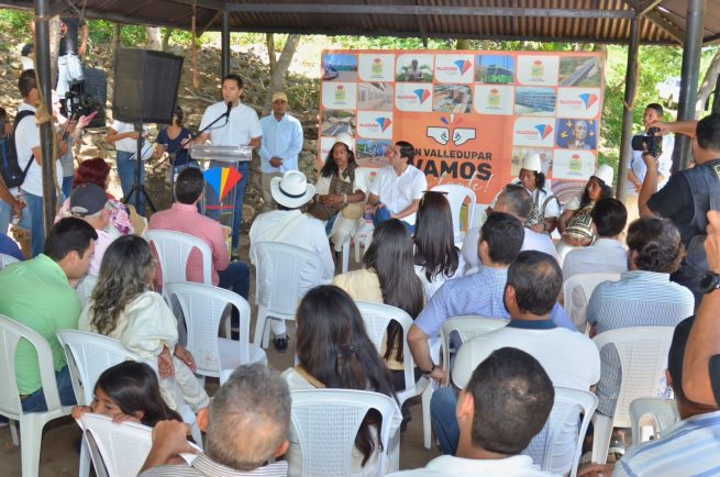 Se dio inicio a la construcción de 6.5 kilómetros de vía hacia el corregimiento de Sabana Crespo