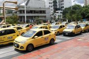 MinTransporte advierte que las tarifas de taxis subirán por alza en precio de gasolina