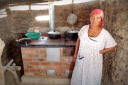 Entregan 180 estufas ecoeficientes a comunidades indígenas en La Guajira