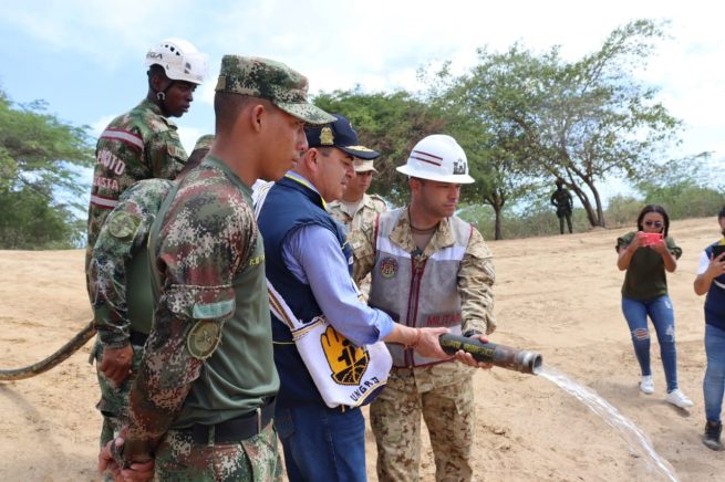 Ejército Nacional hace entrega de jagüey a comunidad indígena Irrashon en Riohacha