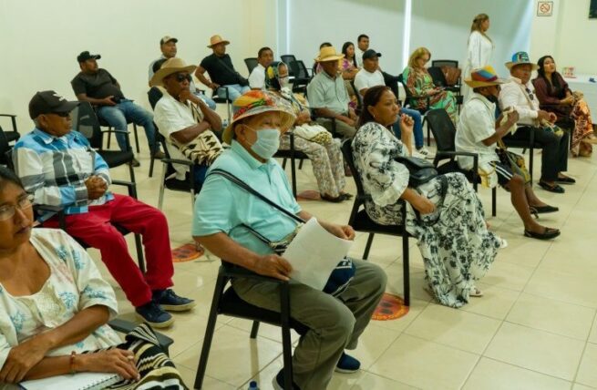 Corpoguajira firma acuerdos con la comunidad para proteger los pastos marinos en el DRMI SAWAIRU