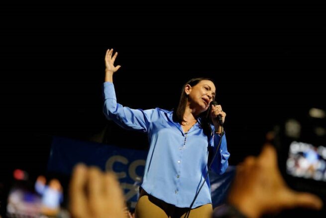 El Supremo venezolano suspende 