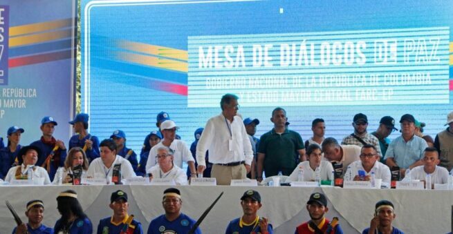 Las delegaciones de paz del Gobierno del Cambio y EMC-Farc acuerdan cese al fuego