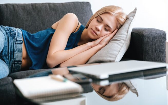 Los beneficios para el cerebro de dormir una siesta corta durante el día