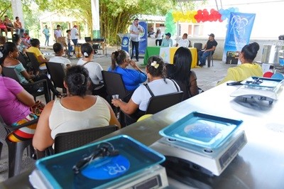 La entrega de equipos y herramientas que fortalecerá emprendimientos de más de 330 mujeres cabezas de familia
