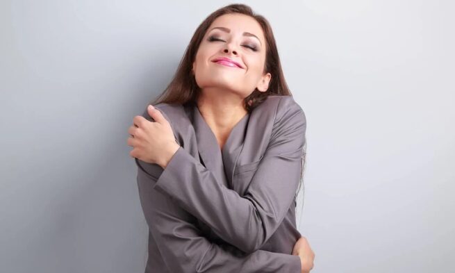 Afirmaciones positivas: los beneficios de hablarse a uno mismo para ser más feliz