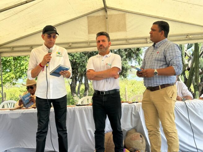 Enlaza presenta, en alianza con Corpoguajira y AGO, la primera Guía de Aves de La Guajira