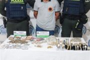 Estaba escondido en el techo para hurtar un local comercial; fue capturado