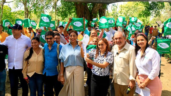 Más de 100 familias campesinas del Caribe colombiano reciben cerca de 600 hectáreas de tierra aptas para producir