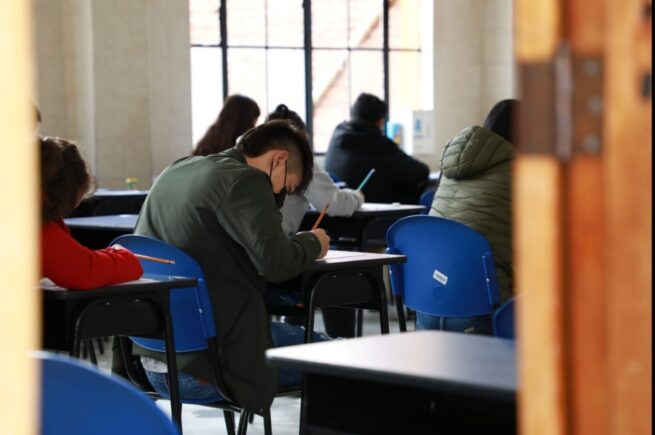 En el 2023, 2.710 personas obtuvieron su título de bachiller con el Icfes