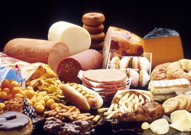 Es mejor evitar estos alimentos después de los 40, y no se trata de aumento de peso