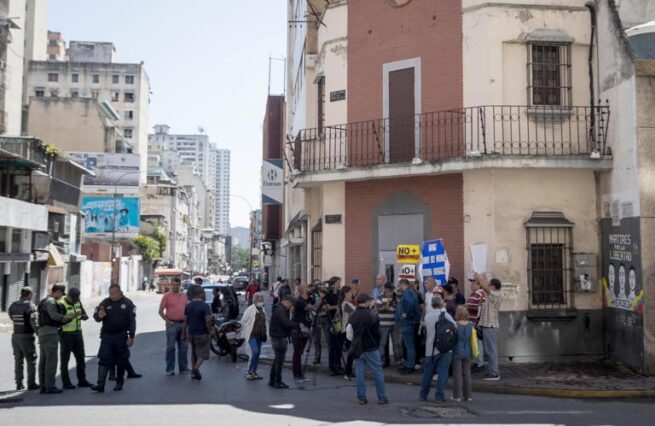 Activistas exigen justicia para los 43 venezolanos fallecidos durante las protestas de 2014