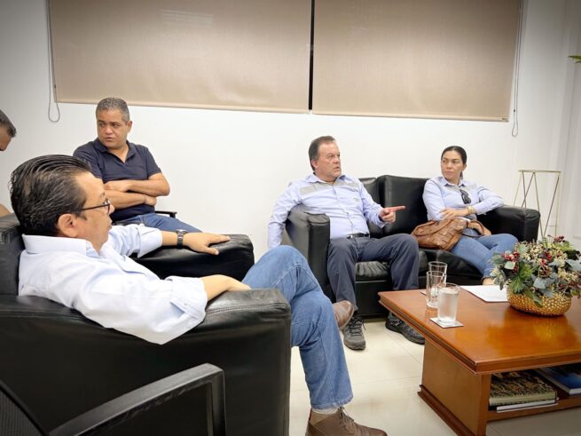 Corpoguajira y puerto brisa conciertan trabajos de protección del río cañas