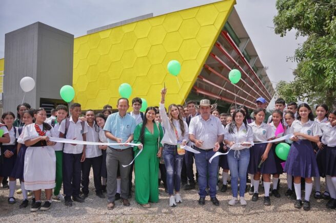 En Pueblo Bello, Gobierno del Cesar entregó dos modernos aularios para más de 940 estudiantes