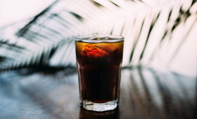 Cuida tus riñones: cuáles son las bebidas que debes evitar