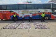 Policía incautó 300 kilos de cocaína ocultos en un bus En La Guajira