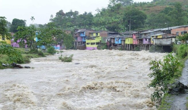 Advierten riesgos por temporada de lluvias y posible consolidación de La Niña
