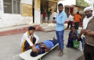 Al menos 34 muertos y docenas de hospitalizados en India por beber licor ilegal