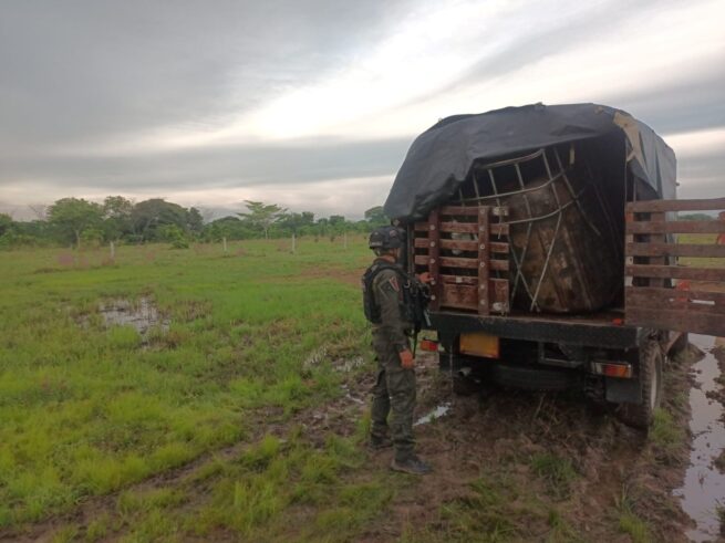 Neutralización de válvula Ilícita e incautación de 315 galones de Hidrocarburos en zona rural de Aguachica