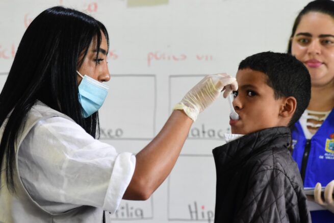 En El Jabo, Secretaría de Salud atendió a estudiantes con jornada de desparasitación