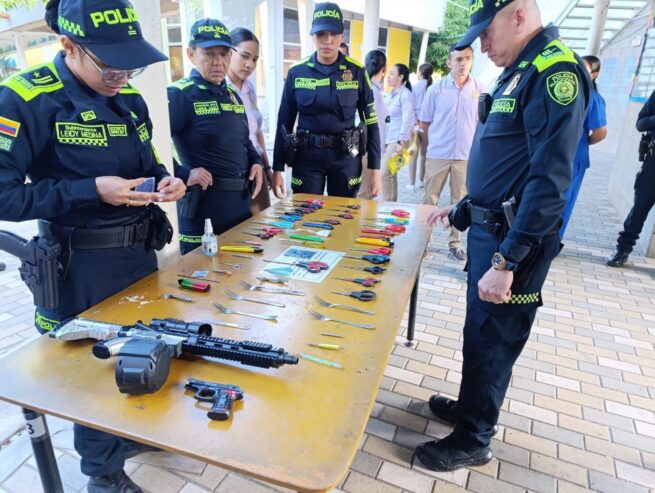 Policía de Infancia y Adolescencia inspeccionó colegio de Valledupar; hallaron elementos cortopunzantes