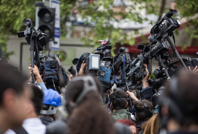 El 44 % de los periodistas en Colombia han sufrido vulneraciones de derechos humanos