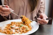 ¿La pasta o el arroz nos hacen subir de peso más rápido?