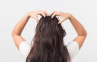 Expertos revelan la edad exacta en que una mujer pierde más cabello