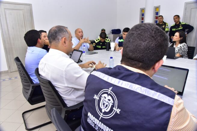 Alcaldía de Valledupar y gremio de transportadores firma acta para levantar paro