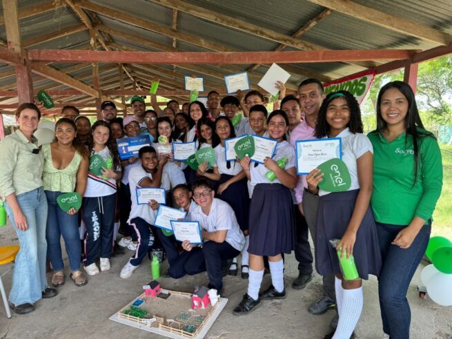 Entregan premios a proyectos de transición energética a estudiantes del Caribe