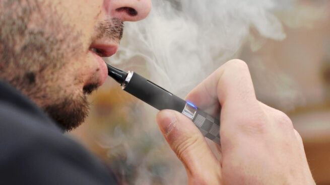 ¿De qué forma puede afectar el uso de cigarrillos electrónicos a la salud de tus encías?