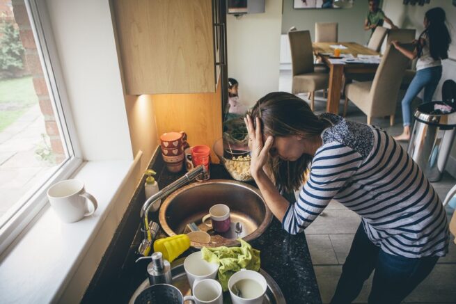 La carga familiar ‘invisible’ perjudica la salud de las mujeres