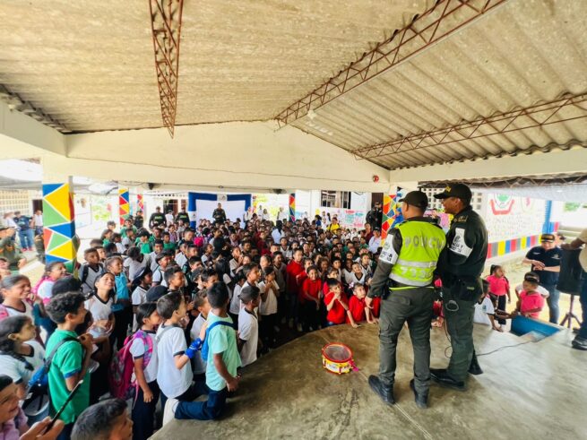 Policía Metropolitana de Valledupar fomenta entornos seguros en escuela rural mixta de Atánquez