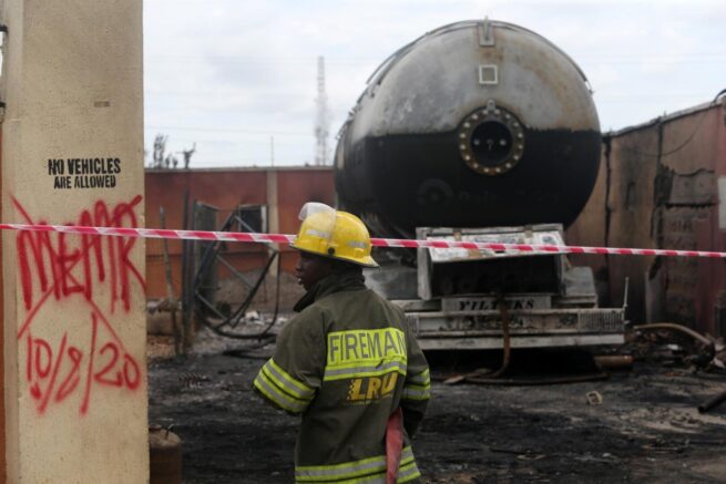Más de 90 muertos en la explosión de un camión de combustible en Nigeria