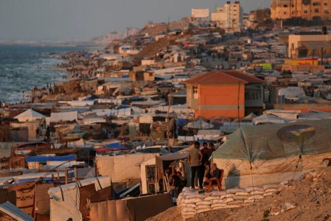 Ataque israelí a refugio en Gaza causa al menos 27 muertos, dicen funcionarios palestinos