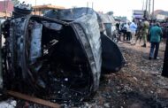 Mueren 11 personas al explotar camión de combustible en Uganda