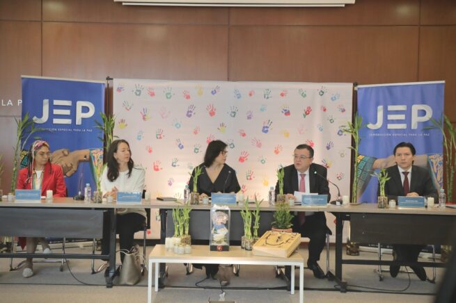 JEP imputó a seis exintegrantes del Secretariado de las Farc como responsables del reclutamiento de niños