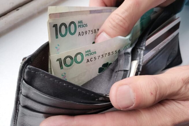 Avanza el diálogo para llegar a un acuerdo del incremento del salario mínimo para 2025