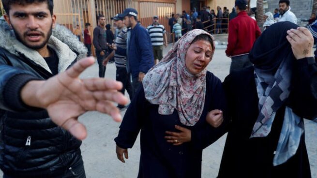 Ataque israelí mata a 5 reporteros palestinos en Gaza, según funcionarios