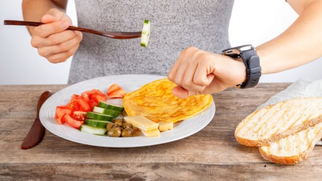 ¿Qué beneficios puede aportar el ayuno intermitente a las personas con sobrepeso?