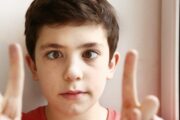 Cómo detectar y tratar el estrabismo en niños: Guía para padres