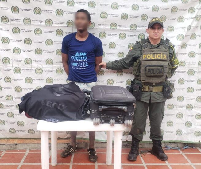 Aprovechó un reductor de velocidad para hurtar, pero fue capturado