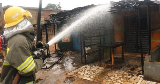 Incendio en una escuela en el norte de Nigeria mata al menos a 17 alumnos