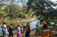 Jornada de limpieza en el balneario El Rincón, en el Día Internacional de Acción por los Ríos