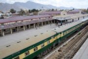 Pakistán: Ataque a tren resulta en muerte de 21 rehenes
