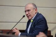 Roy Barreras renunció como embajador en Reino Unido