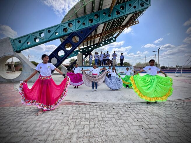 Niñas, niños y adolescentes de Mochila Atrapasueños luchan contra la discriminación racial en La Guajira
