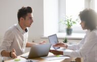 El impacto de la queja constante en el trabajo: por qué debes romper el círculo vicioso según una psicóloga