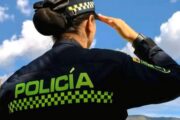 Petro pide a director de la Policía revisar condiciones salariales en la institución para evitar corrupción